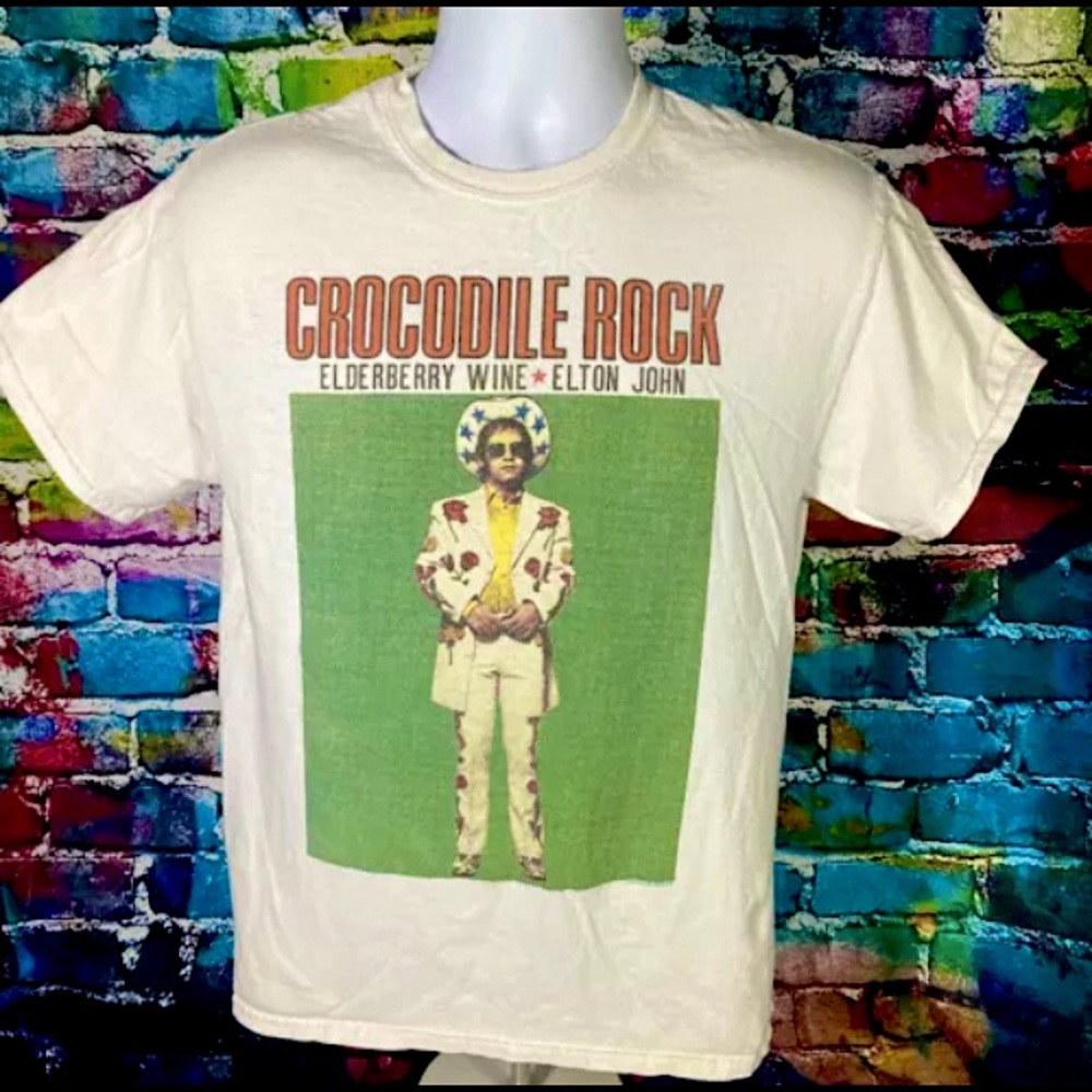 Elton John Crocodile Rock Elderberry Wine Graphic T Shirt Unisex Size Medium